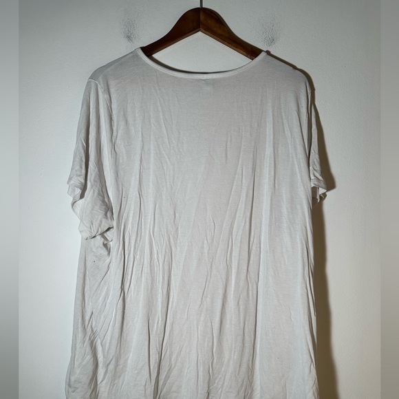 Old Navy Luxe Classic White T-Shirt - Picture 3 of 5